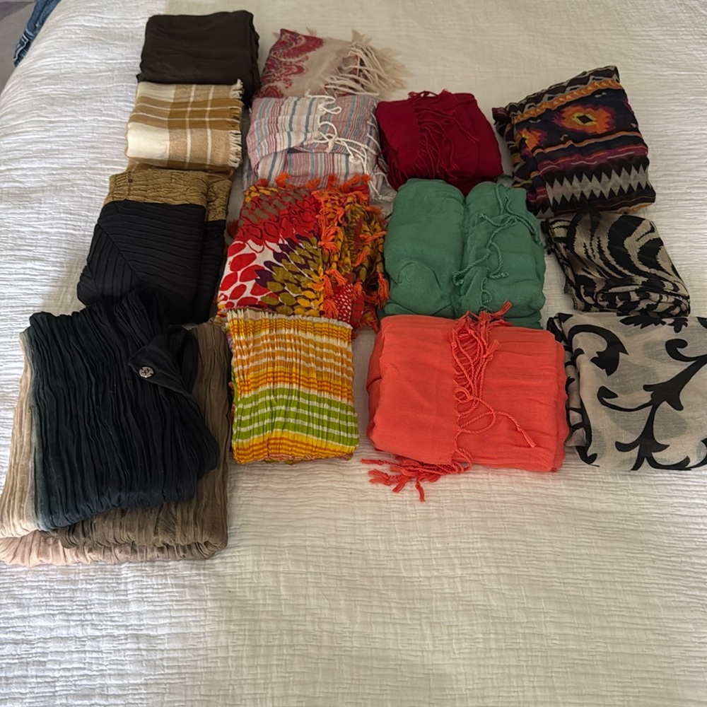 Scarves. Various colours